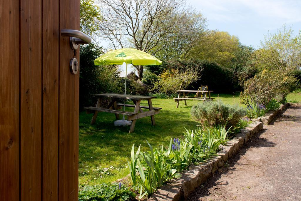 Yha Cheddar Hostel Exterior photo